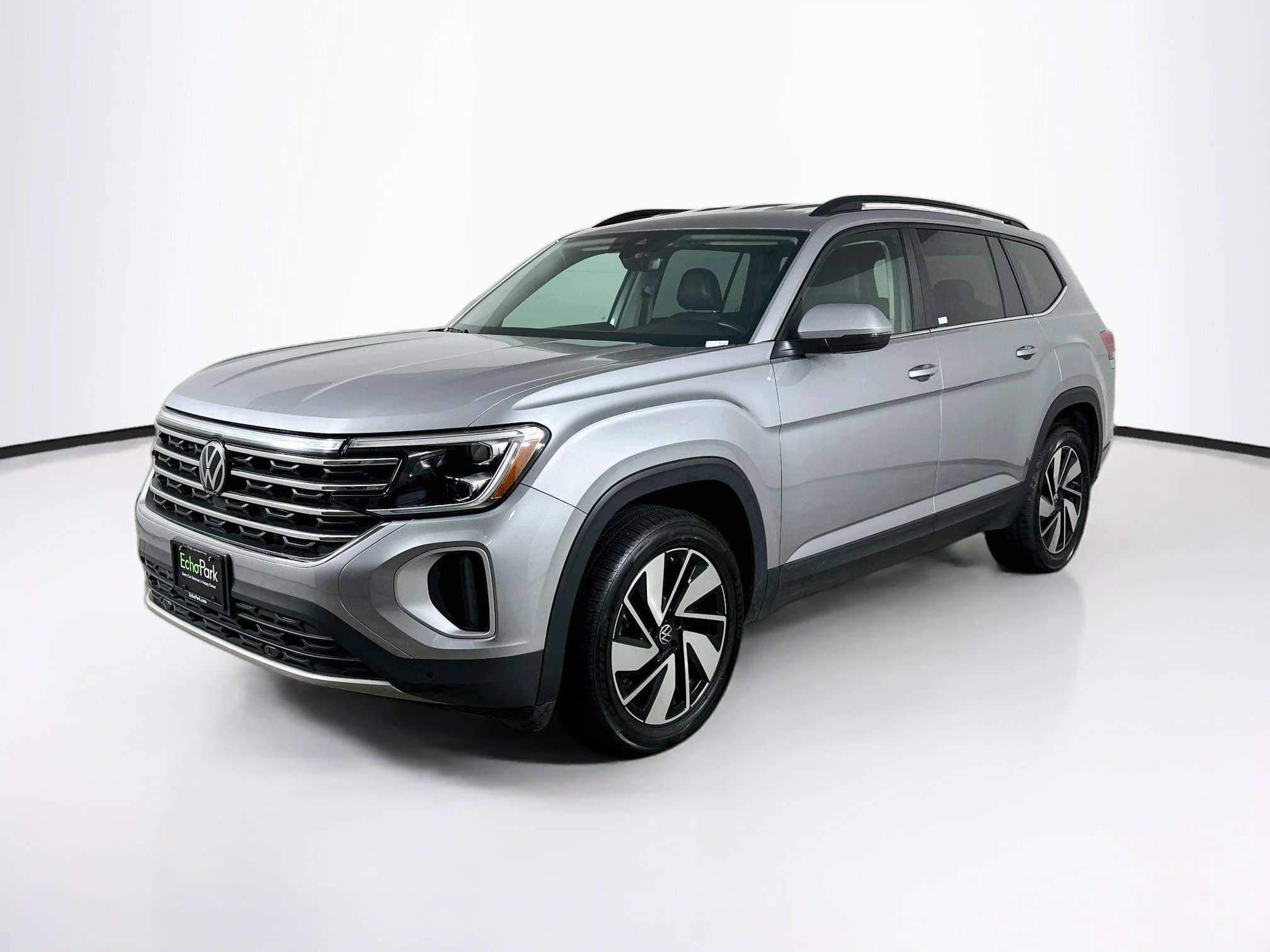 Used 2025 Volkswagen Atlas SE FWD image 3