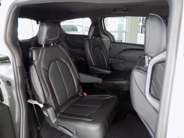New 2026 Chrysler Pacifica Select image 31
