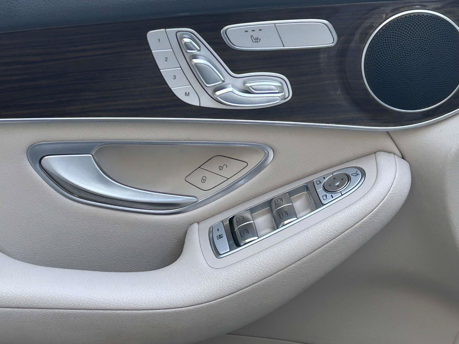 Used 2019 Mercedes-Benz GLC 300 image 19