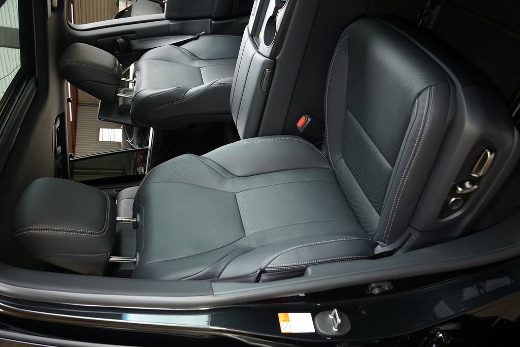 Used 2026 Lexus LX 600 4WD w/ Luxury Package image 10