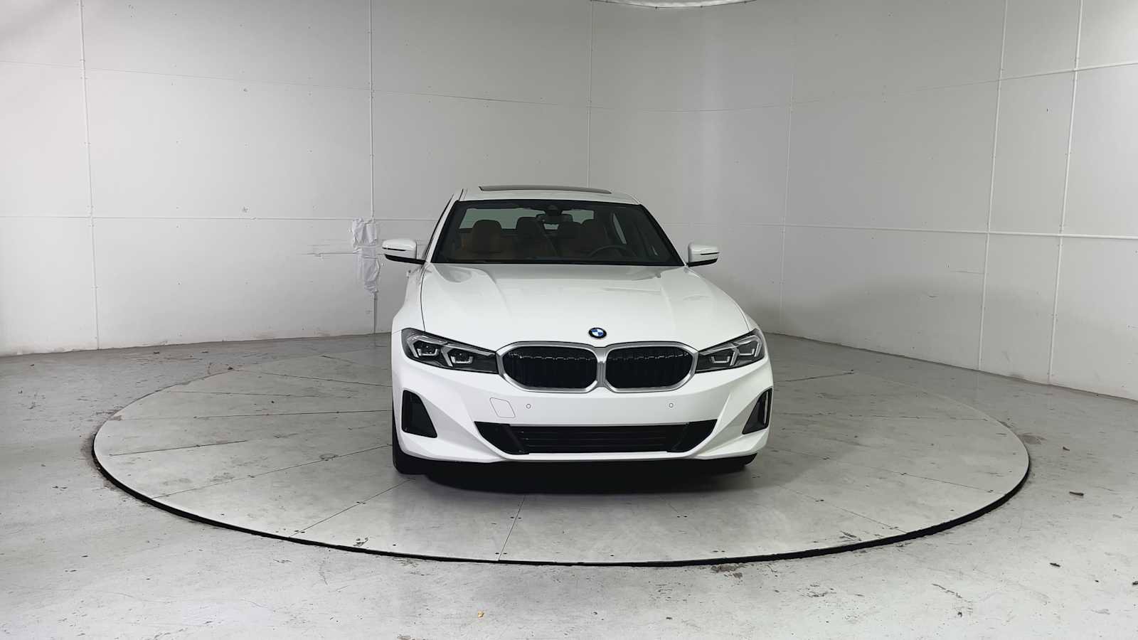 Used 2023 BMW 330i xDrive Sedan w/ Premium Package image 7