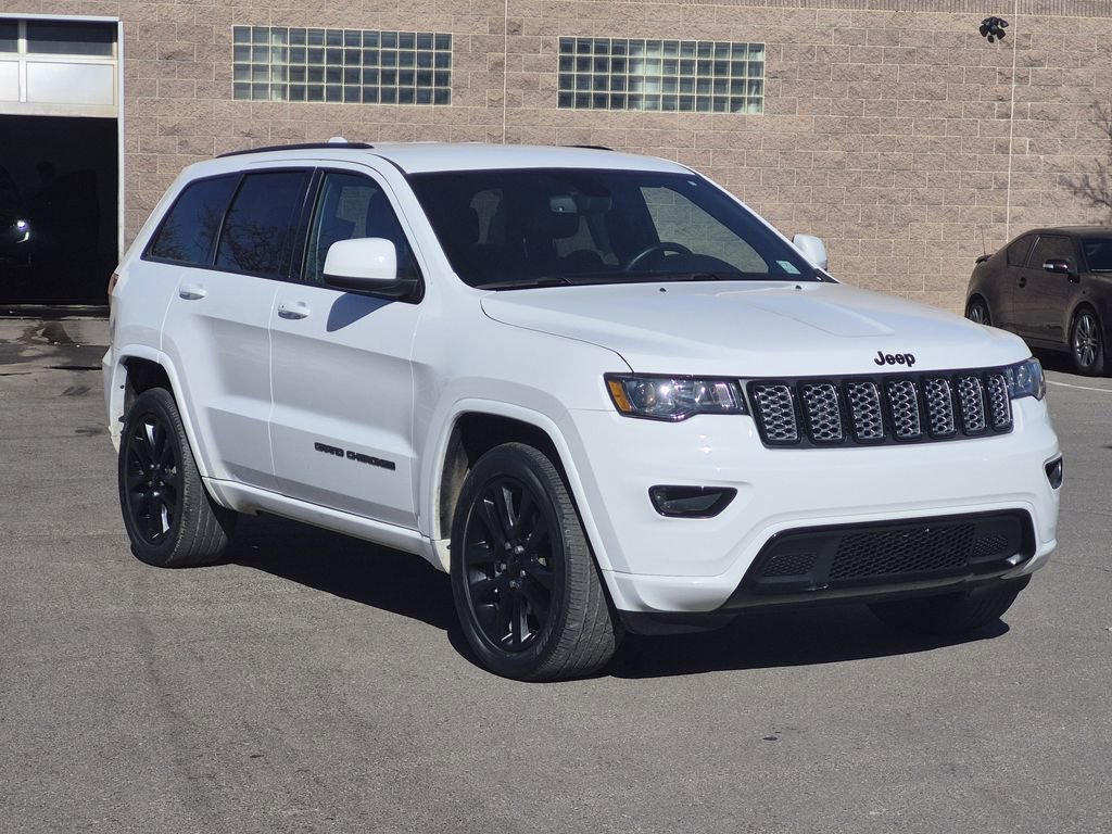 Used 2019 Jeep Grand Cherokee Altitude image 2