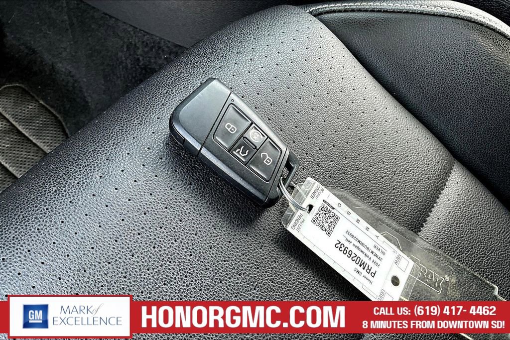 Used 2024 Volkswagen Jetta SE image 32