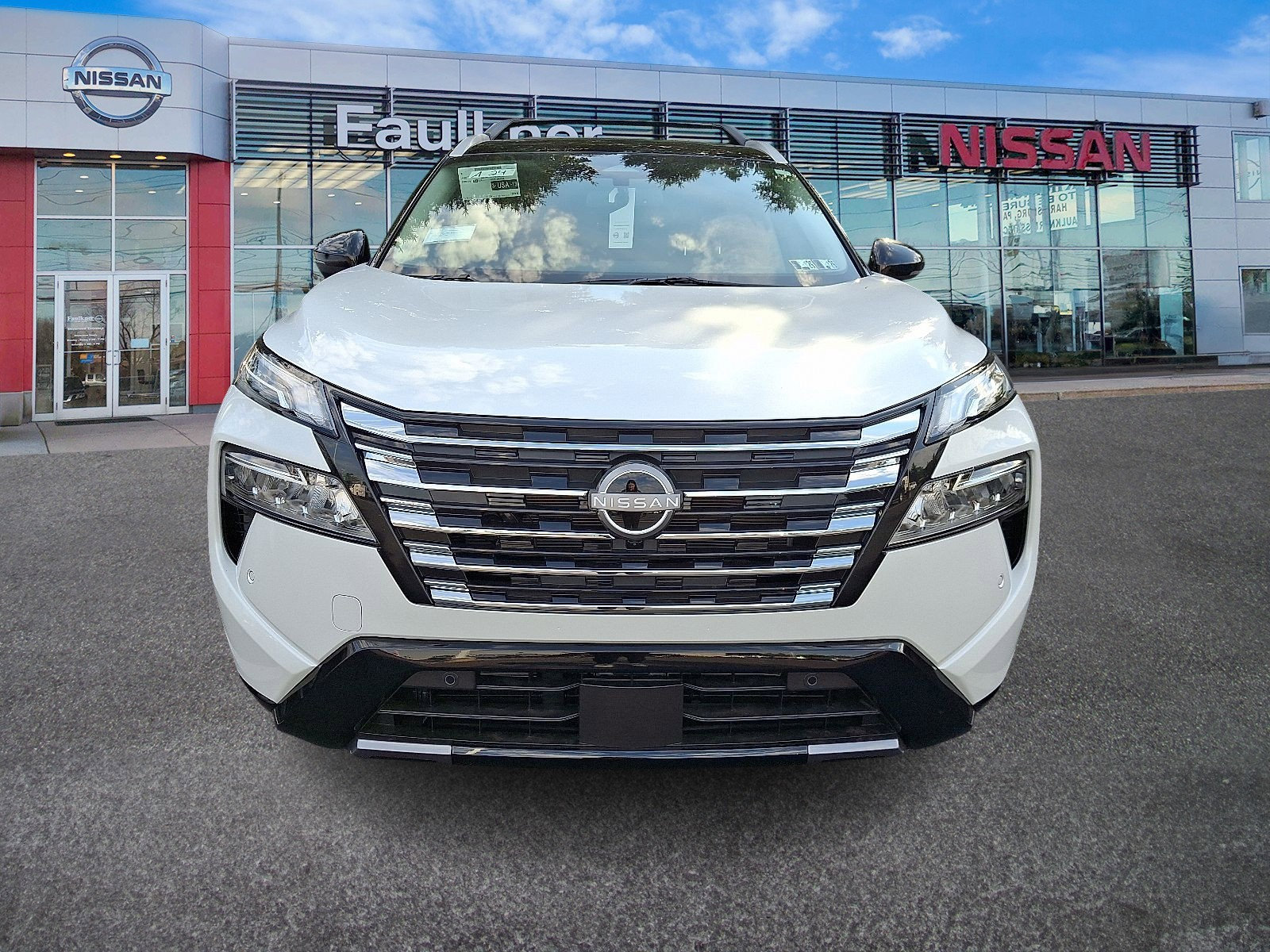 New 2026 Nissan Rogue Platinum image 2
