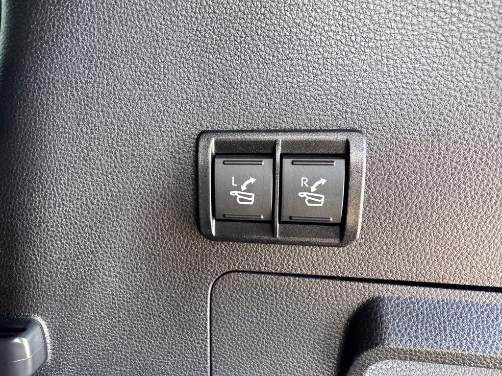Used 2025 Toyota Sequoia TRD Pro AWD/4WD image 27