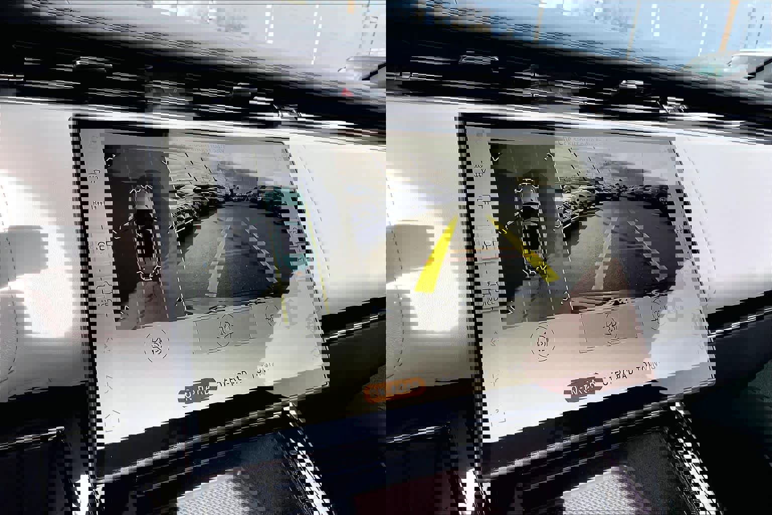 Used 2025 Land Rover Range Rover Sport SE image 23