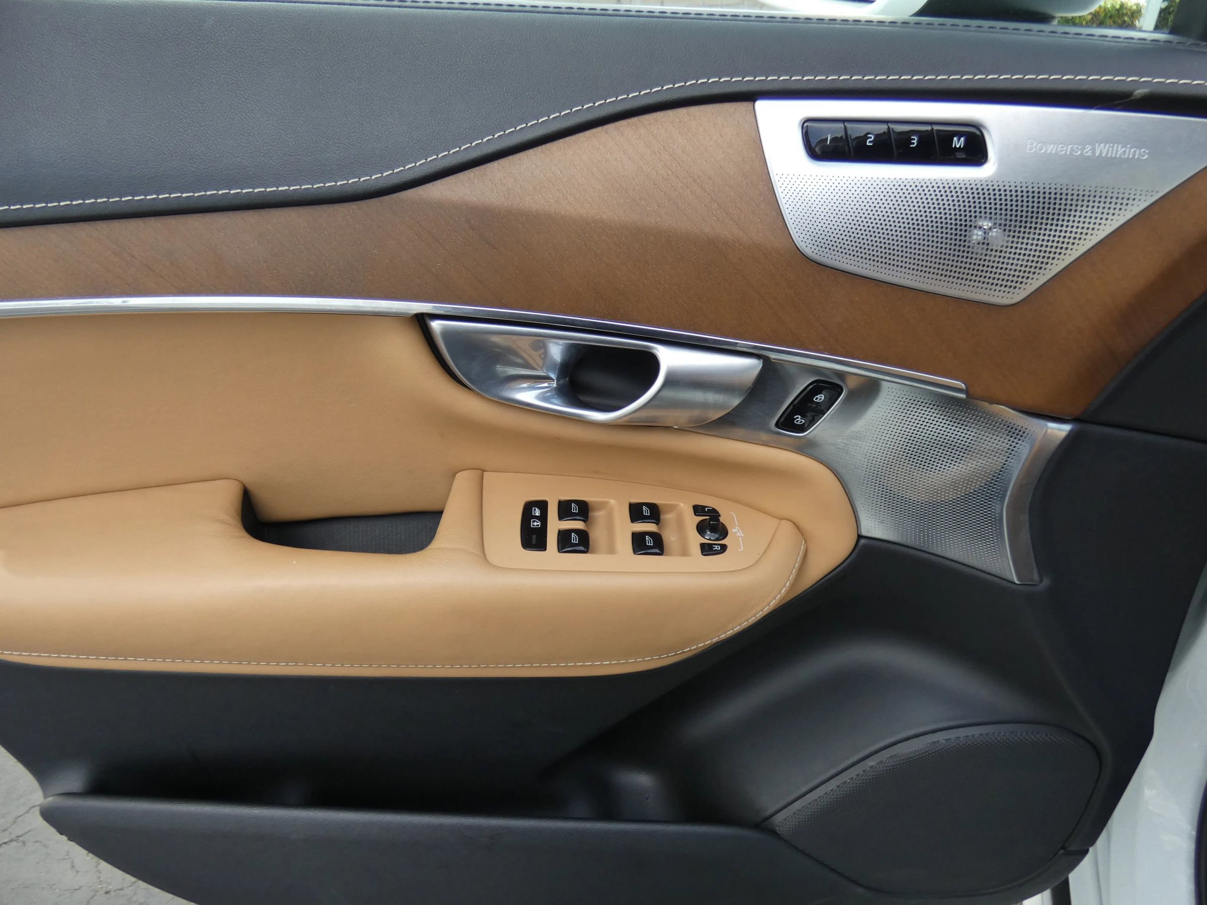 Used 2017 Volvo XC90 T6 Inscription w/ Vision Package image 75