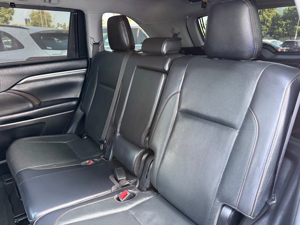 Used 2019 Toyota Highlander Limited AWD/4WD image 12