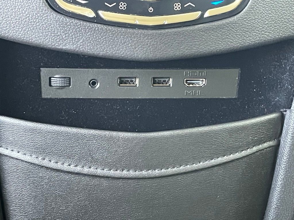 Certified 2020 Cadillac Escalade Luxury w/ Escalade Sport Edition image 29