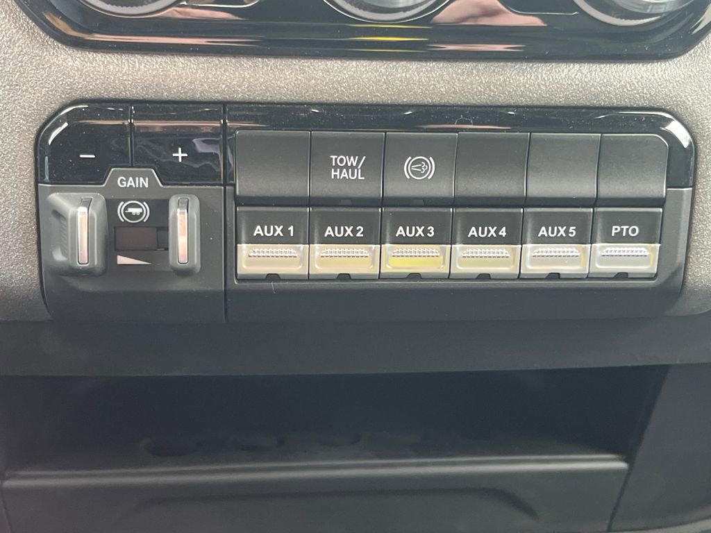 New 2025 RAM 5500 Tradesman AWD/4WD image 12