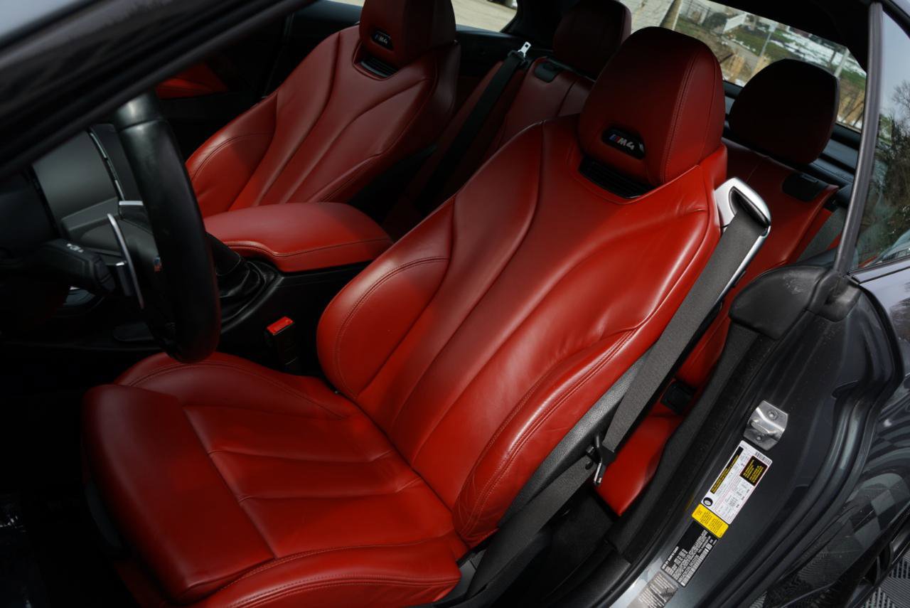 Used 2020 BMW M4 Convertible w/ Executive Package image 19