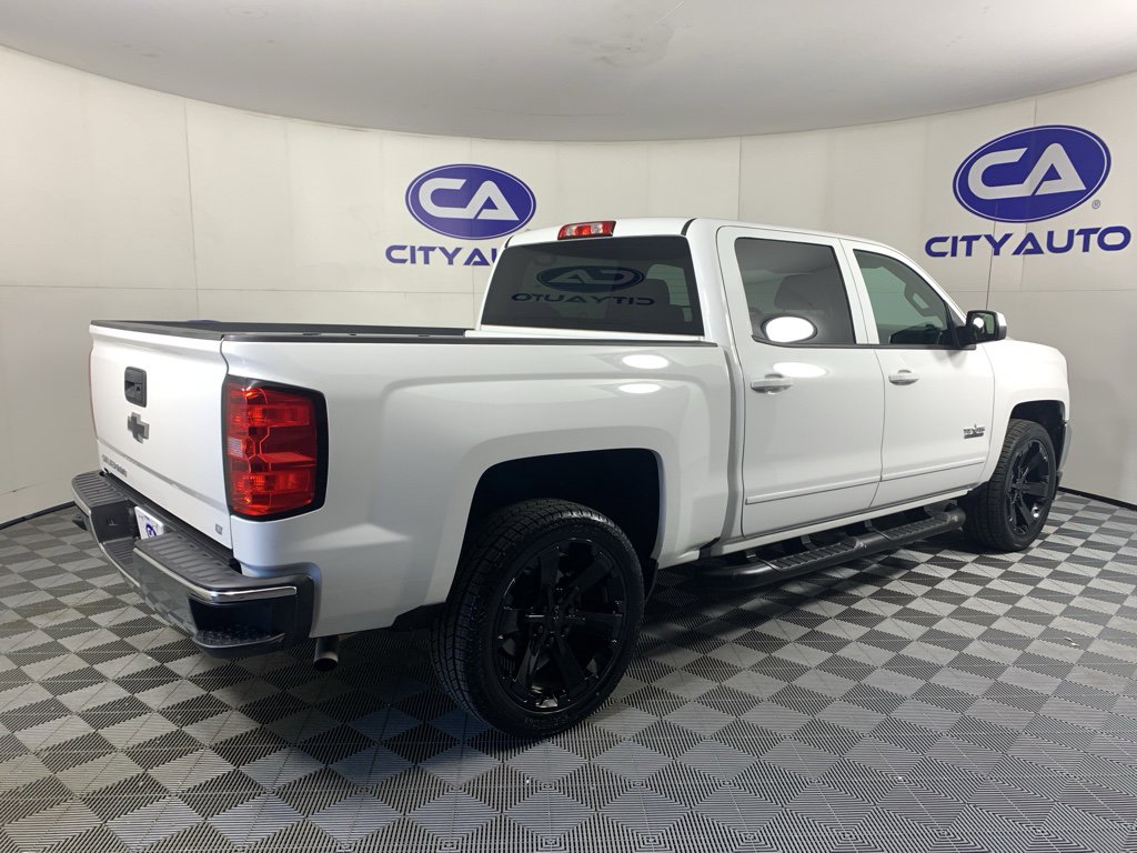 Used 2018 Chevrolet Silverado 1500 LT w/ Texas Edition image 3