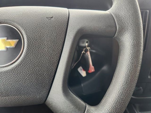 Used 2025 Chevrolet Express 3500 LS image 40