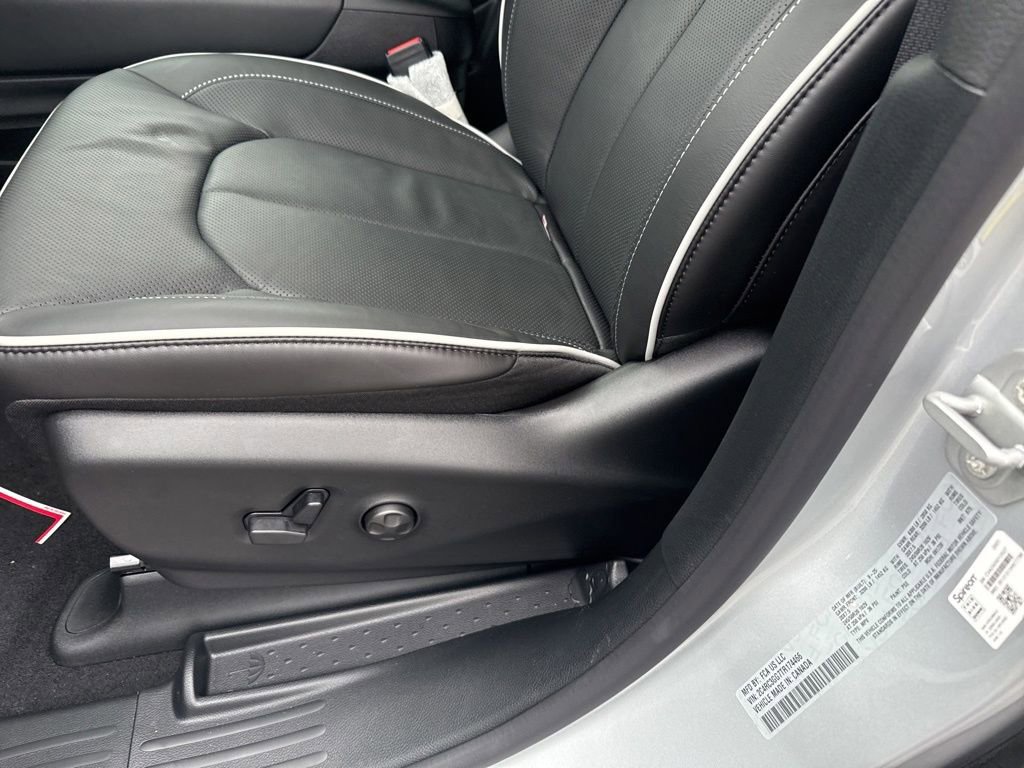 New 2026 Chrysler Pacifica Limited w/ S Appearance Package image 19