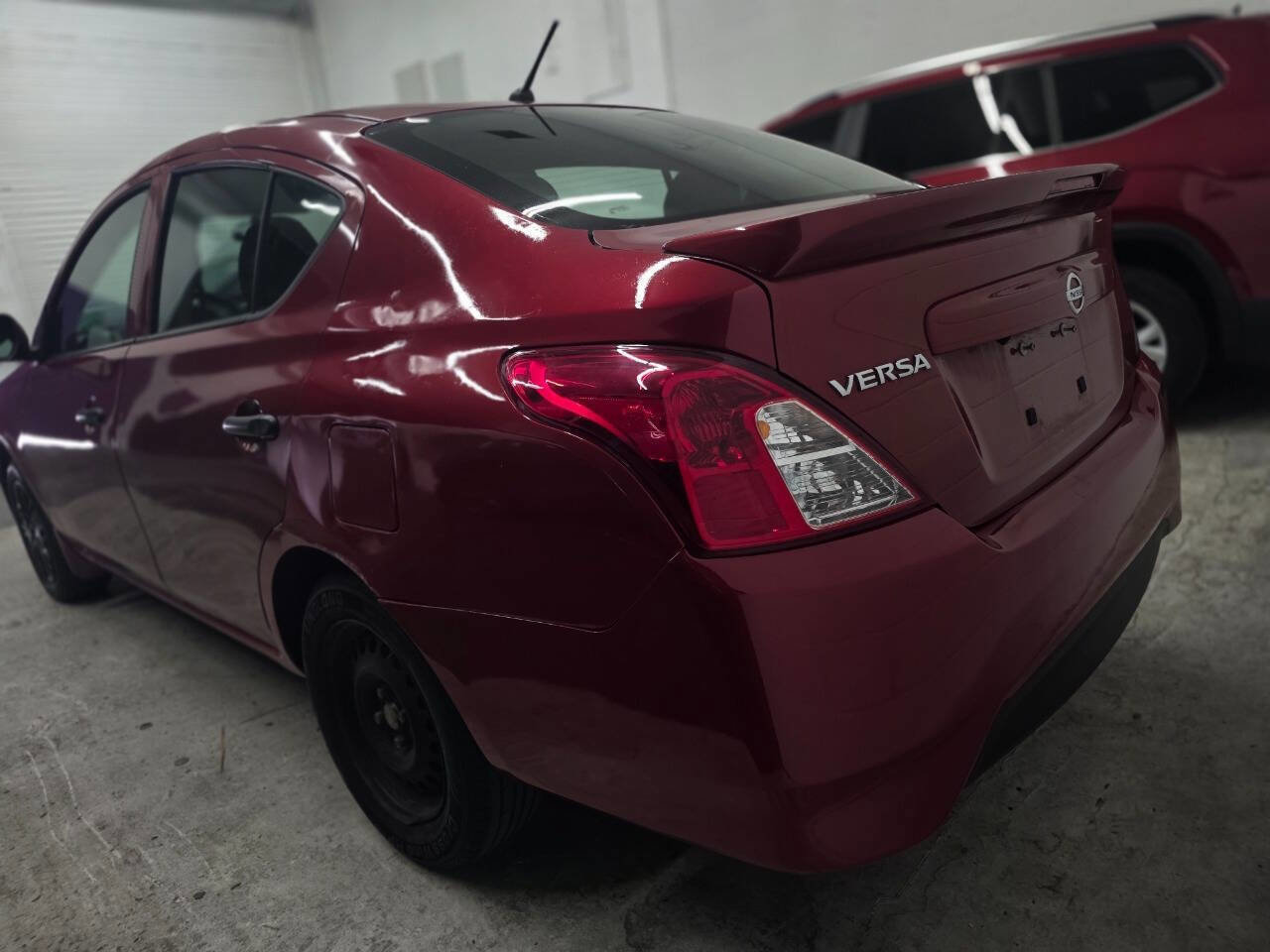 Used 2019 Nissan Versa S Plus image 5