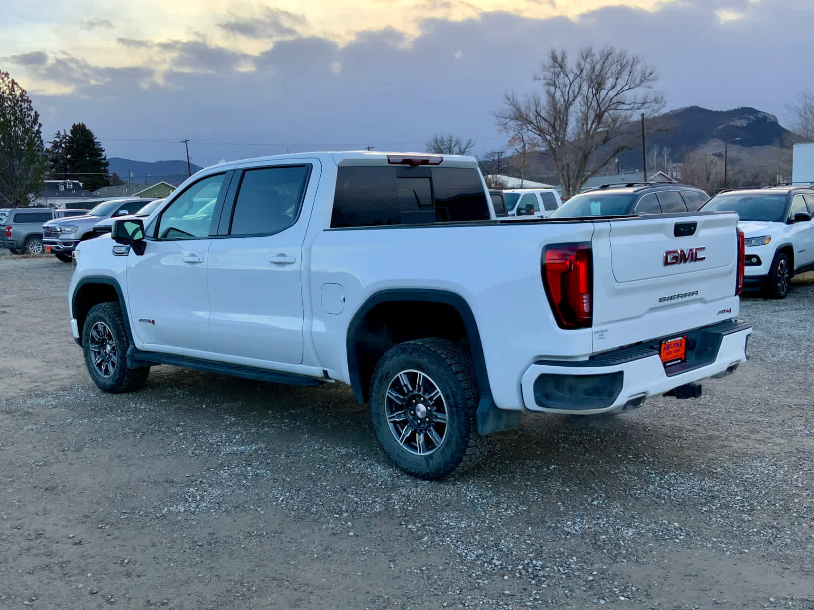 Used 2024 GMC Sierra 1500 AT4 w/ Technology Package image 3