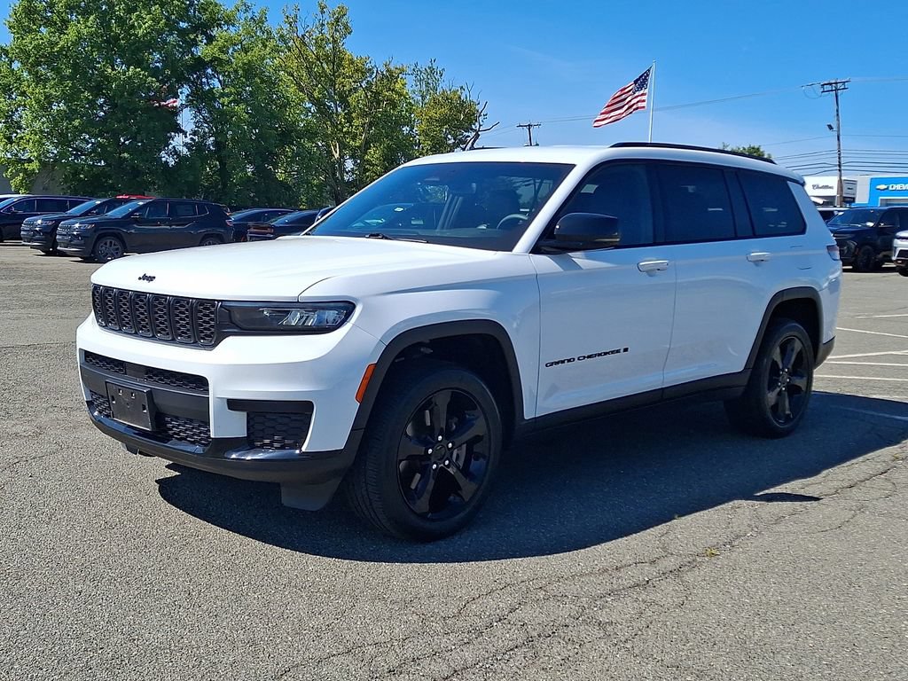 Used 2023 Jeep Grand Cherokee L Laredo AWD/4WD image 6