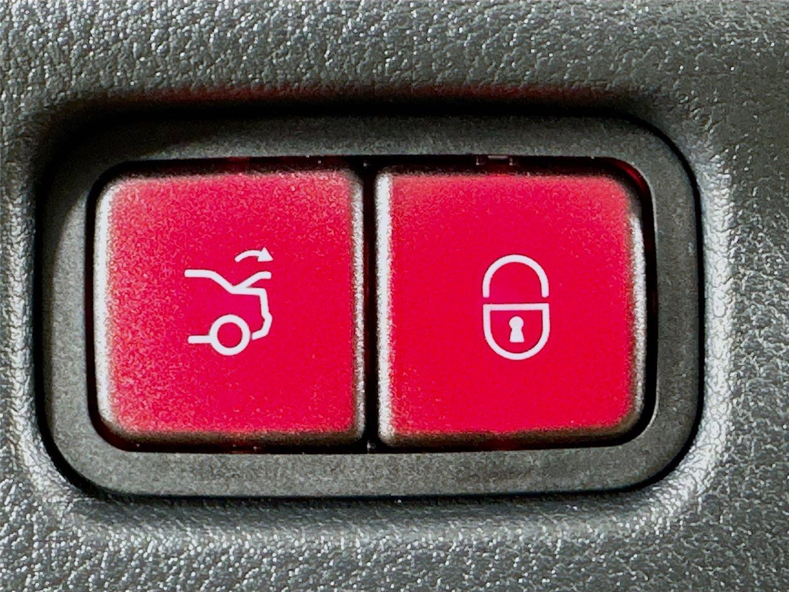 Certified 2025 Mercedes-Benz C 300 4MATIC Sedan image 35