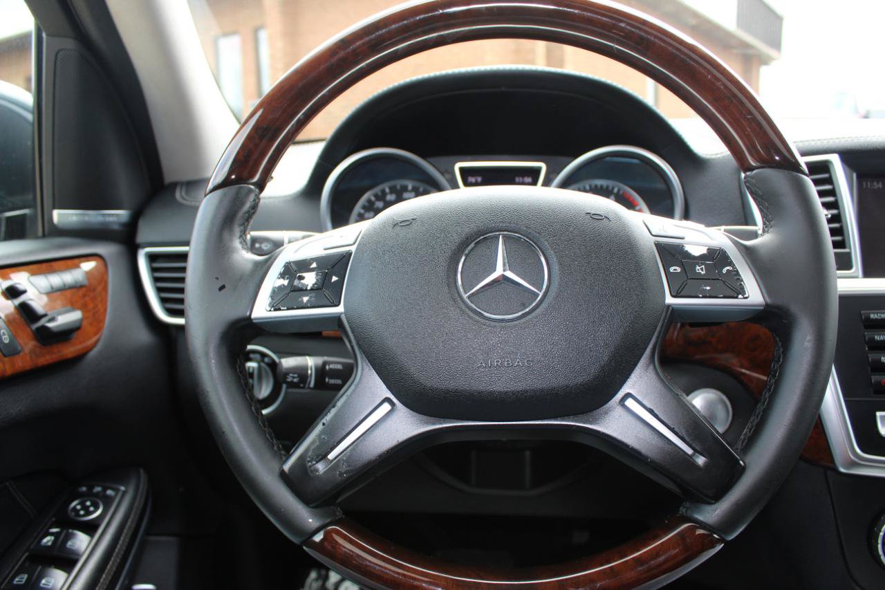 Used 2014 Mercedes-Benz GL 550 4MATIC image 31