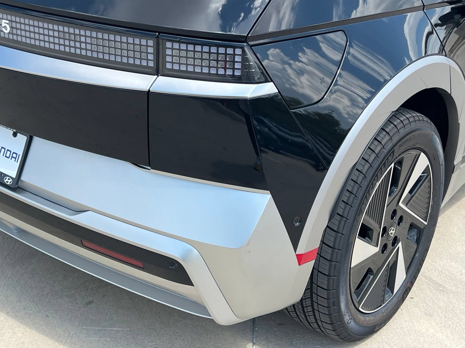 New 2027 Hyundai Ioniq 5 Limited RWD image 13