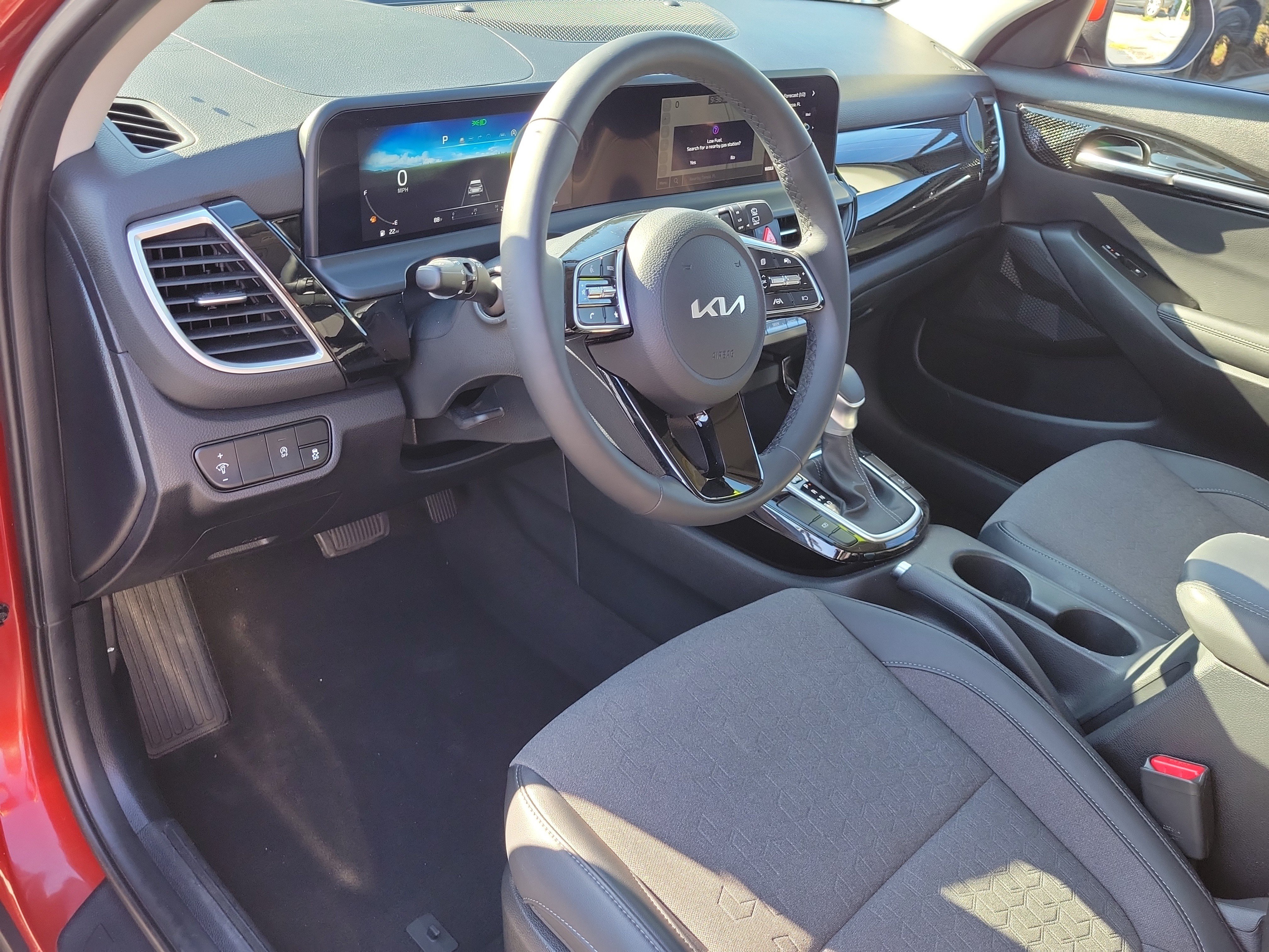 Used 2024 Kia Seltos S FWD image 19