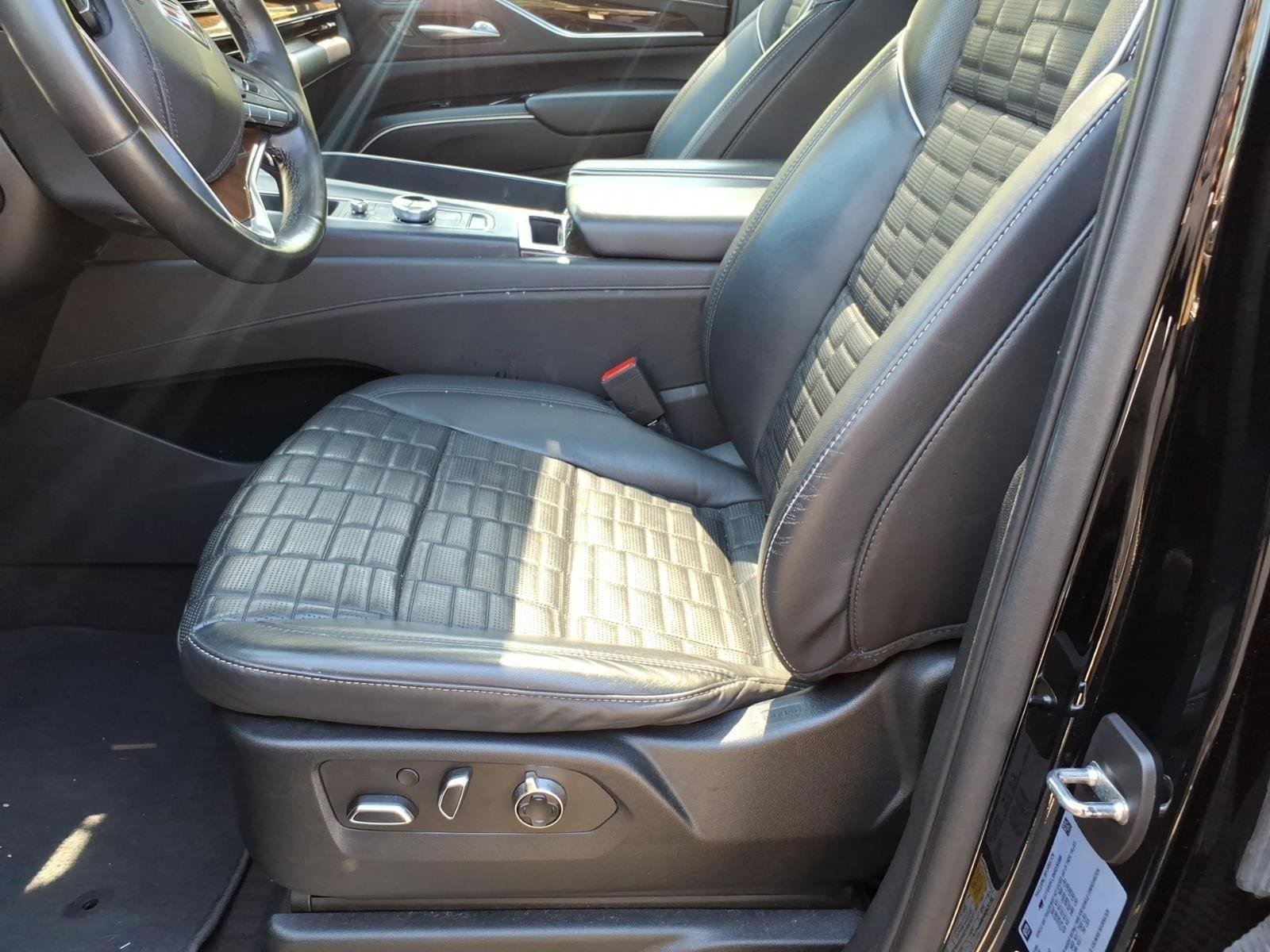 Used 2022 Cadillac Escalade Sport Platinum AWD/4WD image 13