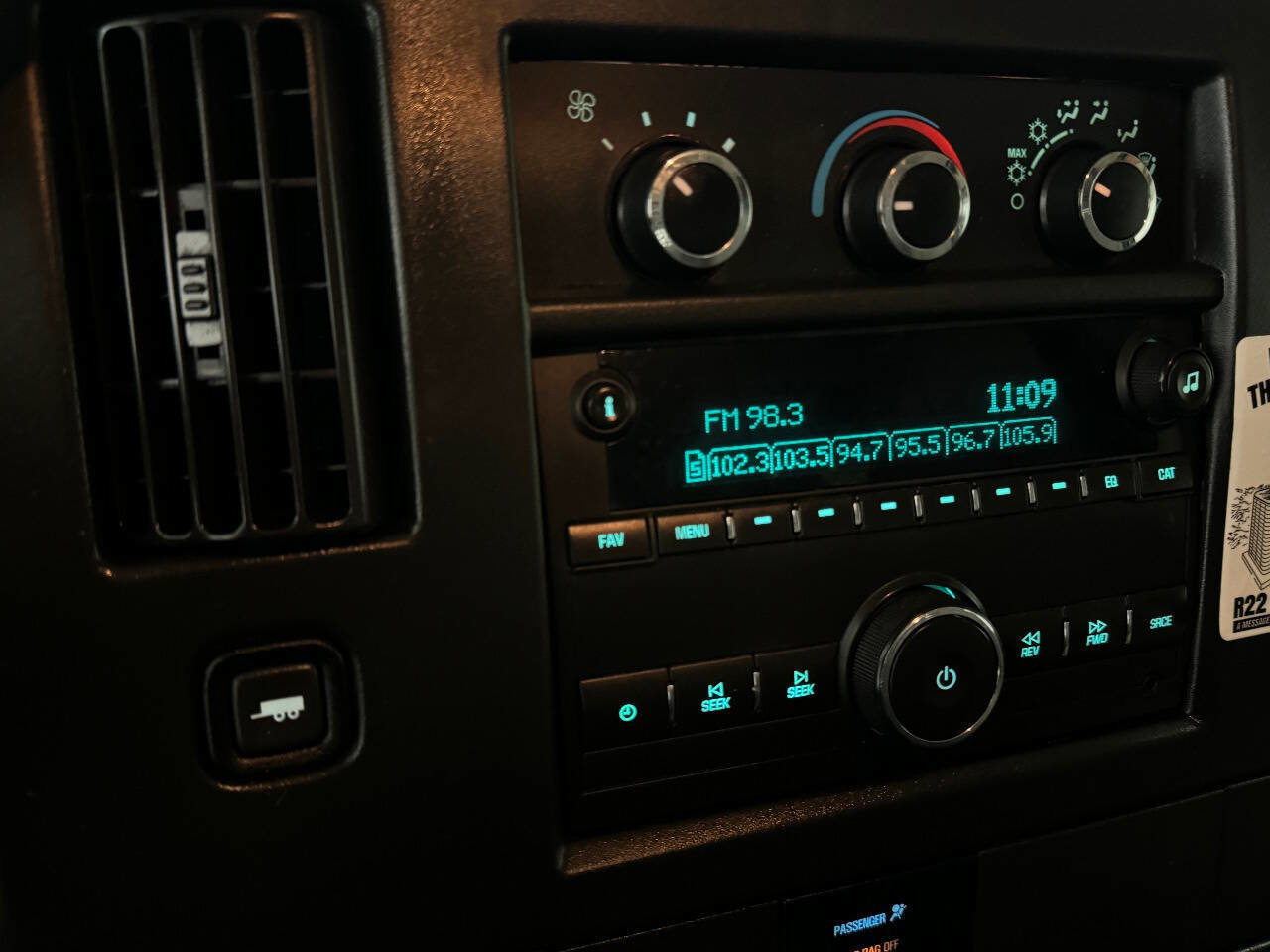 Used 2017 GMC Savana 2500 image 78