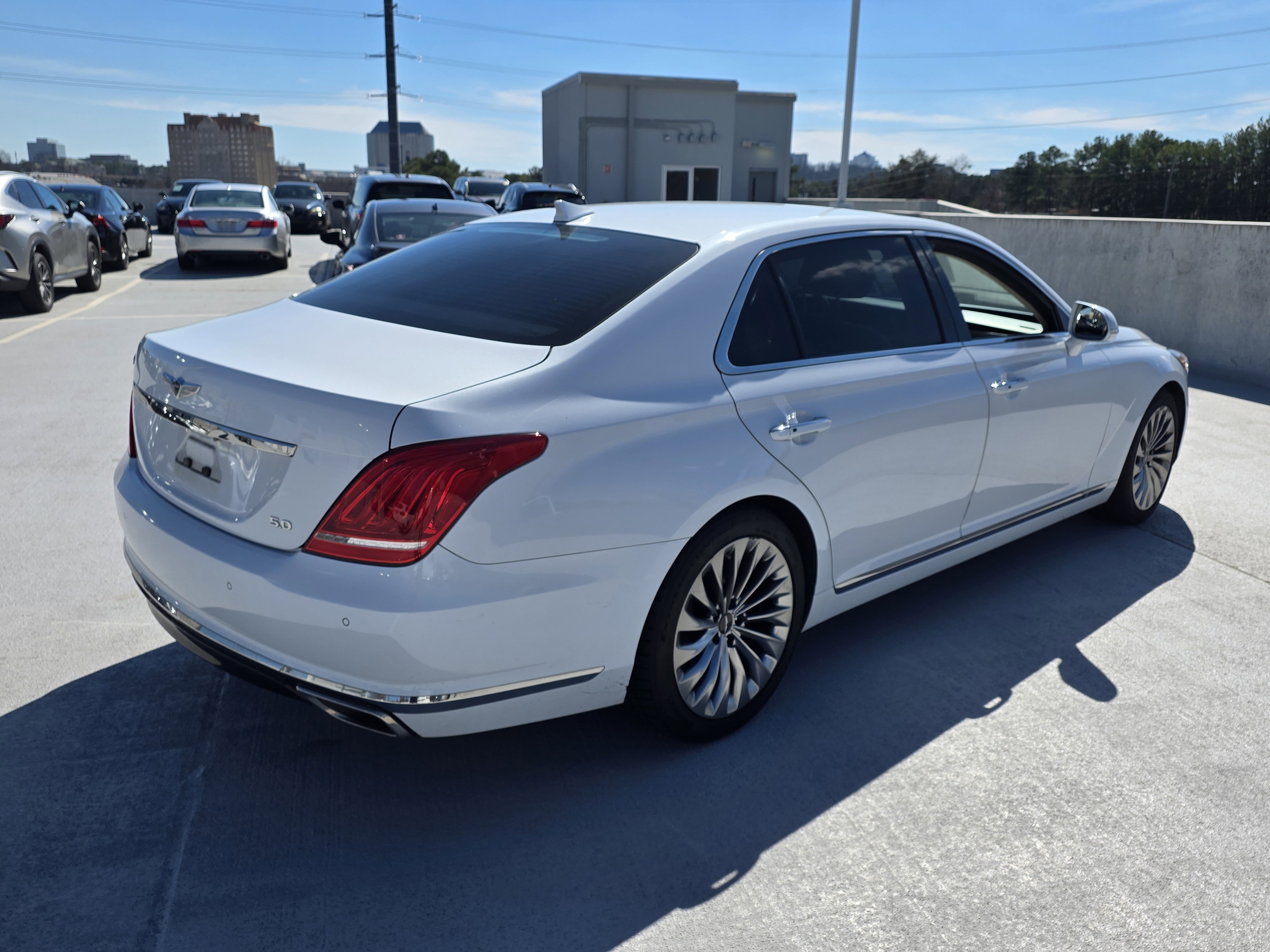 Used 2018 Genesis G90 5.0 Ultimate image 5