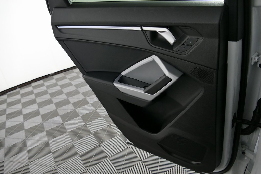 Used 2023 Audi Q3 2.0T Premium Plus w/ Premium Plus Package image 27