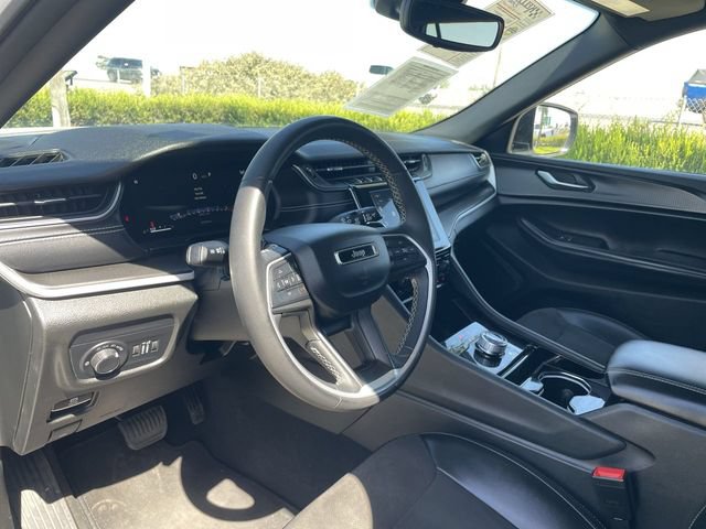 Used 2023 Jeep Grand Cherokee L Laredo AWD/4WD image 10