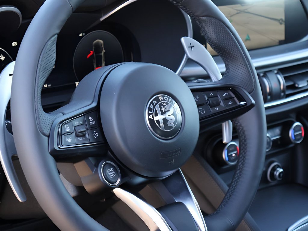 New 2025 Alfa Romeo Stelvio Sprint AWD/4WD image 20