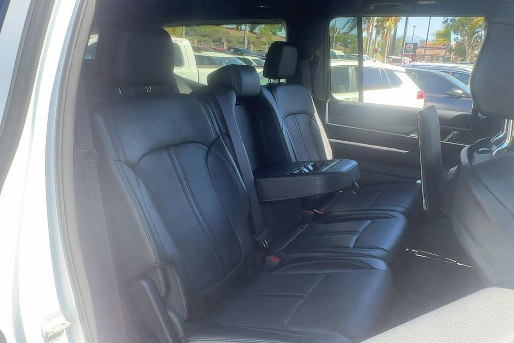 Used 2023 Jeep Wagoneer Series III w/ Rear Seat Video Group 1 AWD/4WD image 13