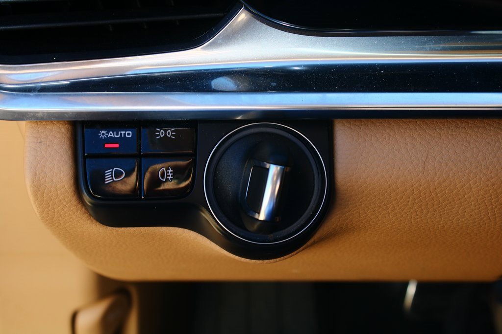 Used 2021 Porsche Panamera 4S image 14