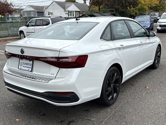 Used 2025 Volkswagen Jetta SE w/ Black Wheel Package image 5