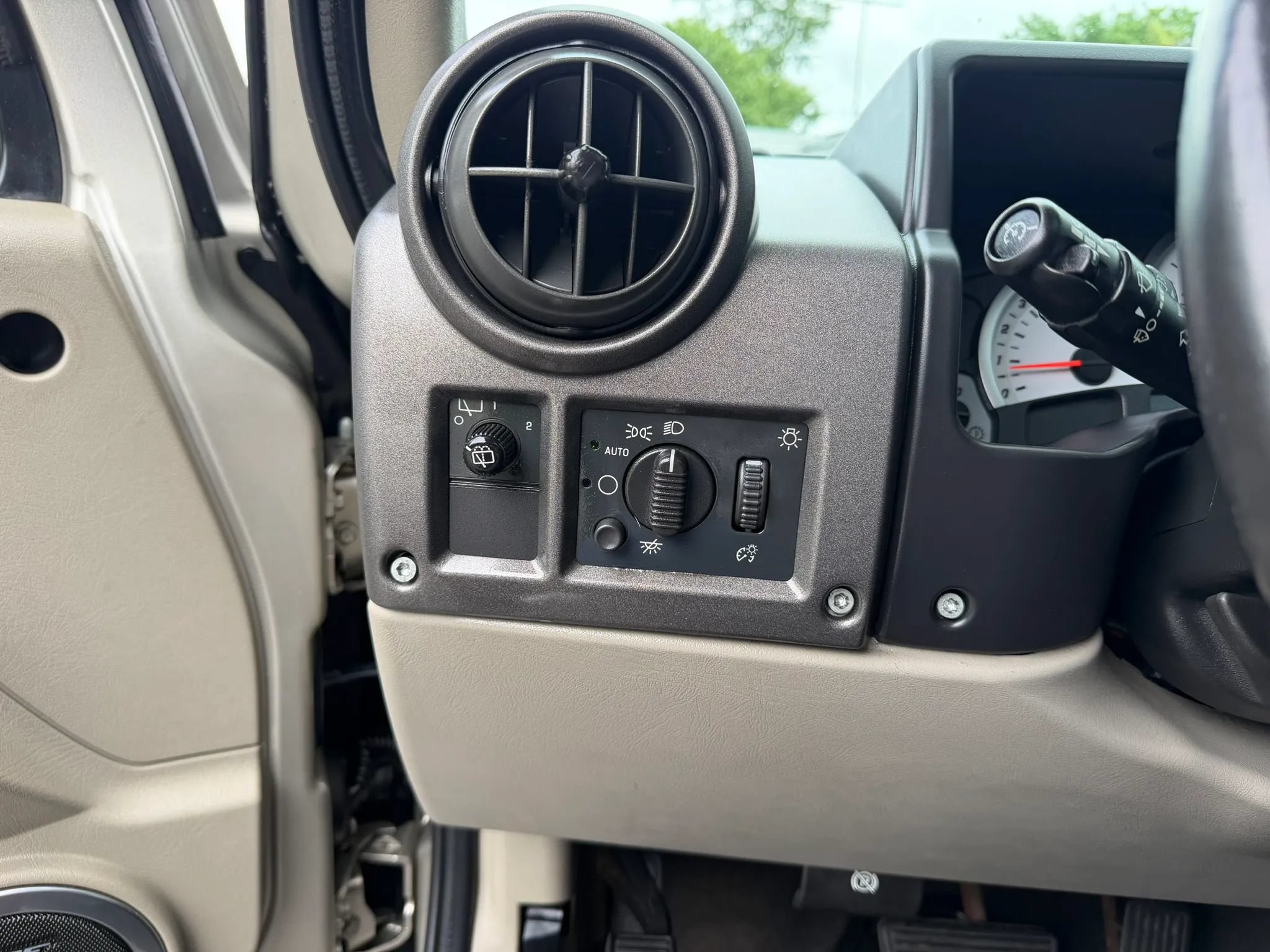 Used 2004 HUMMER H2 AWD/4WD image 22