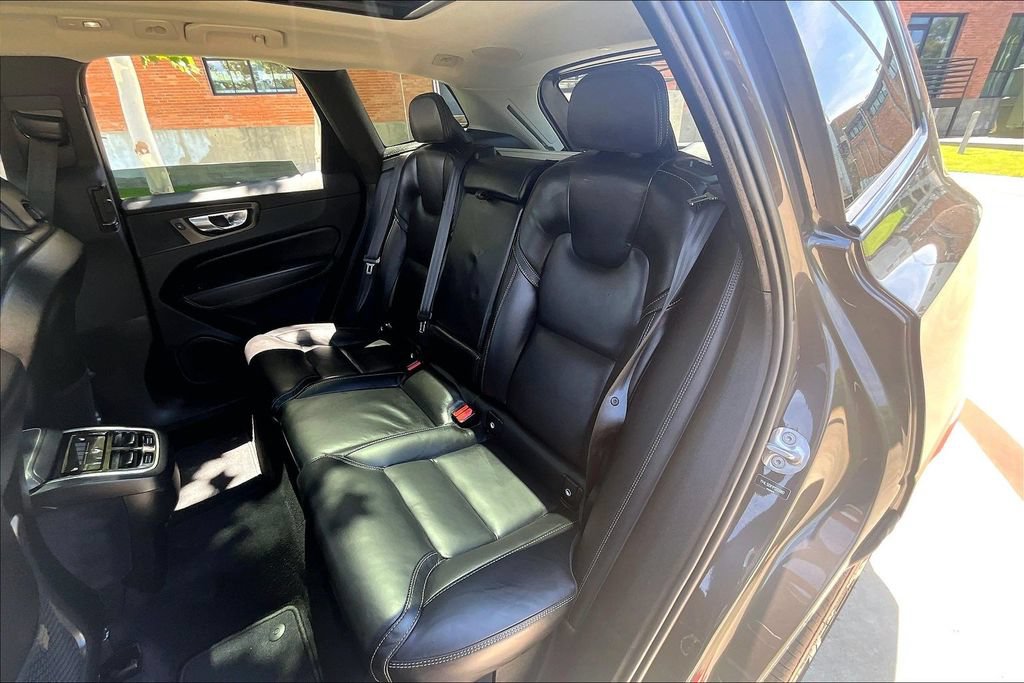Used 2023 Volvo XC60 B5 Ultimate w/ Climate Package FWD image 35