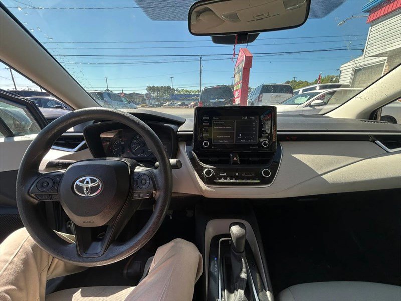 Used 2021 Toyota Corolla L FWD image 12