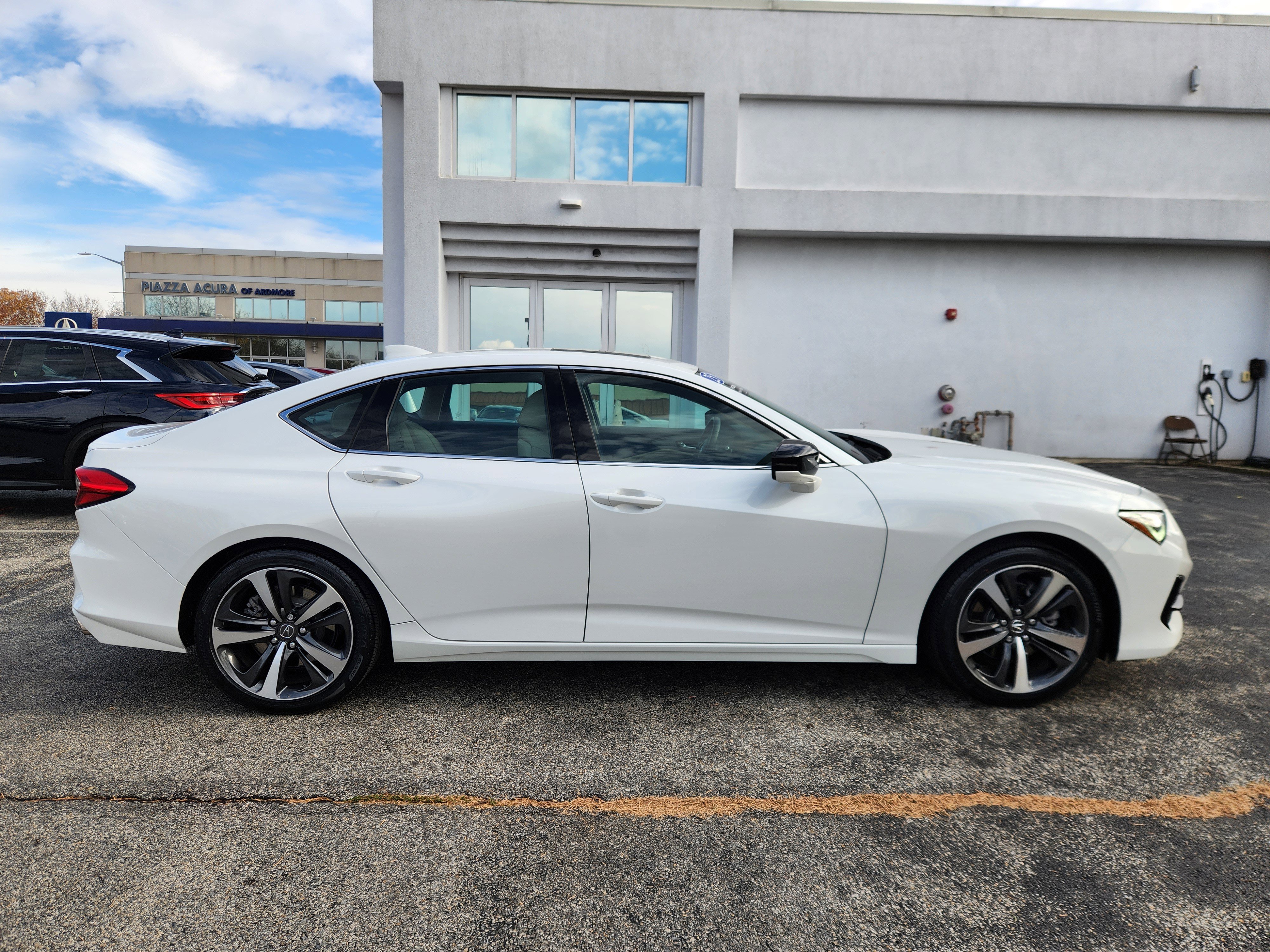 Certified 2025 Acura TLX w/ Technology Package image 6