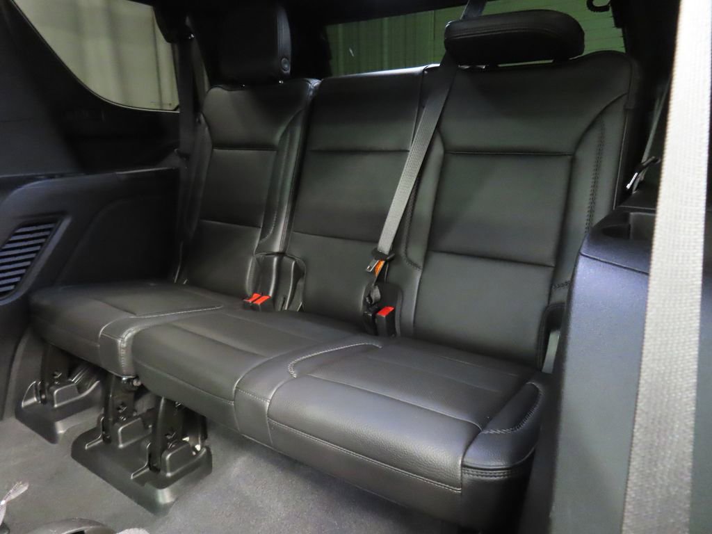 Used 2021 GMC Yukon Denali w/ Denali Premium Package image 13