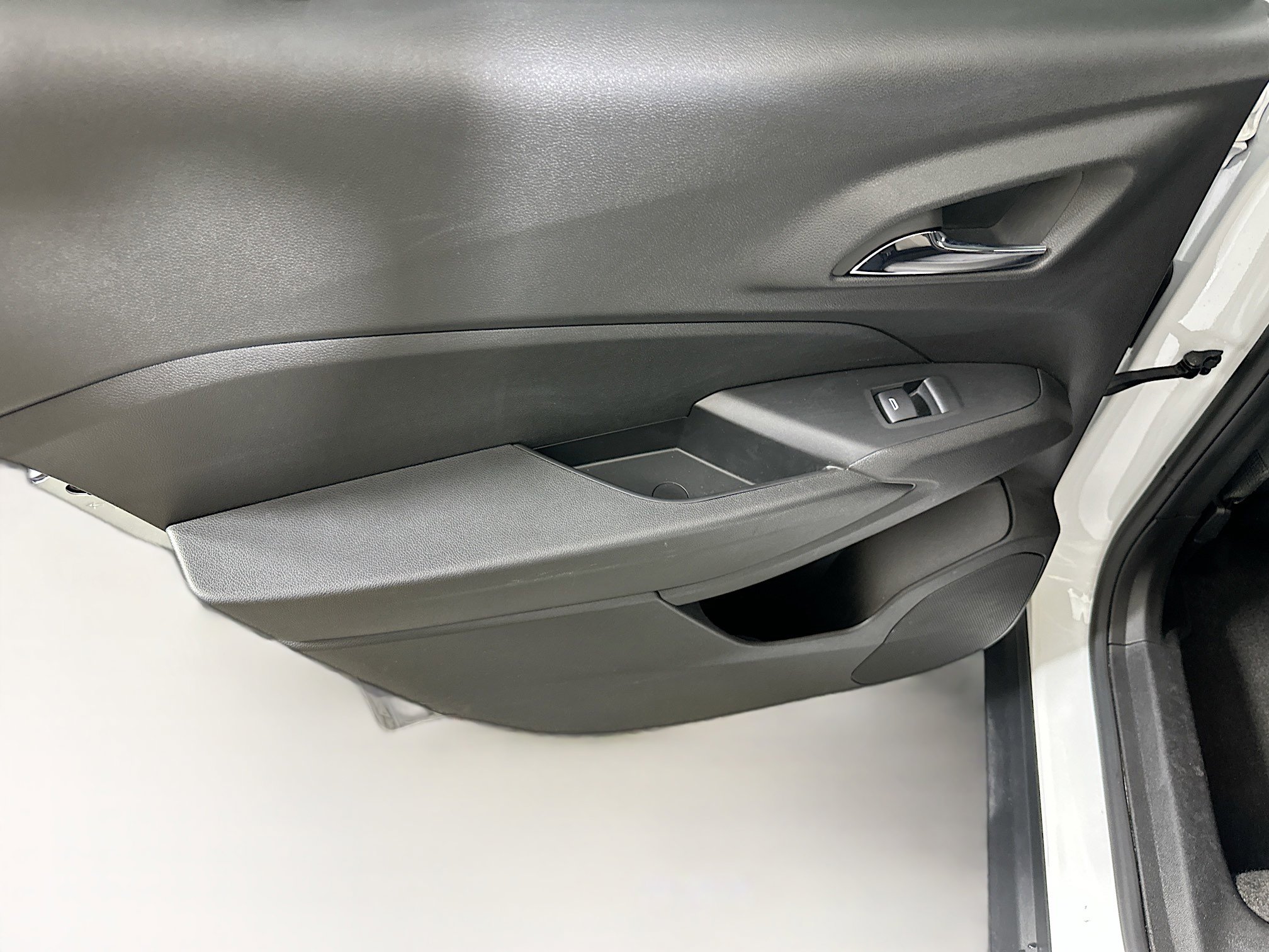 Used 2024 Chevrolet Trax LS FWD image 25
