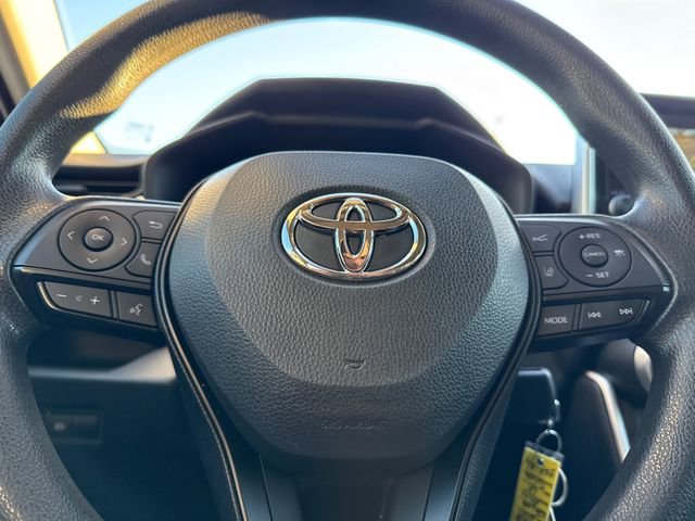 Used 2023 Toyota RAV4 LE image 29