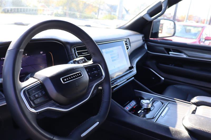 Used 2024 Jeep Wagoneer Series III image 17