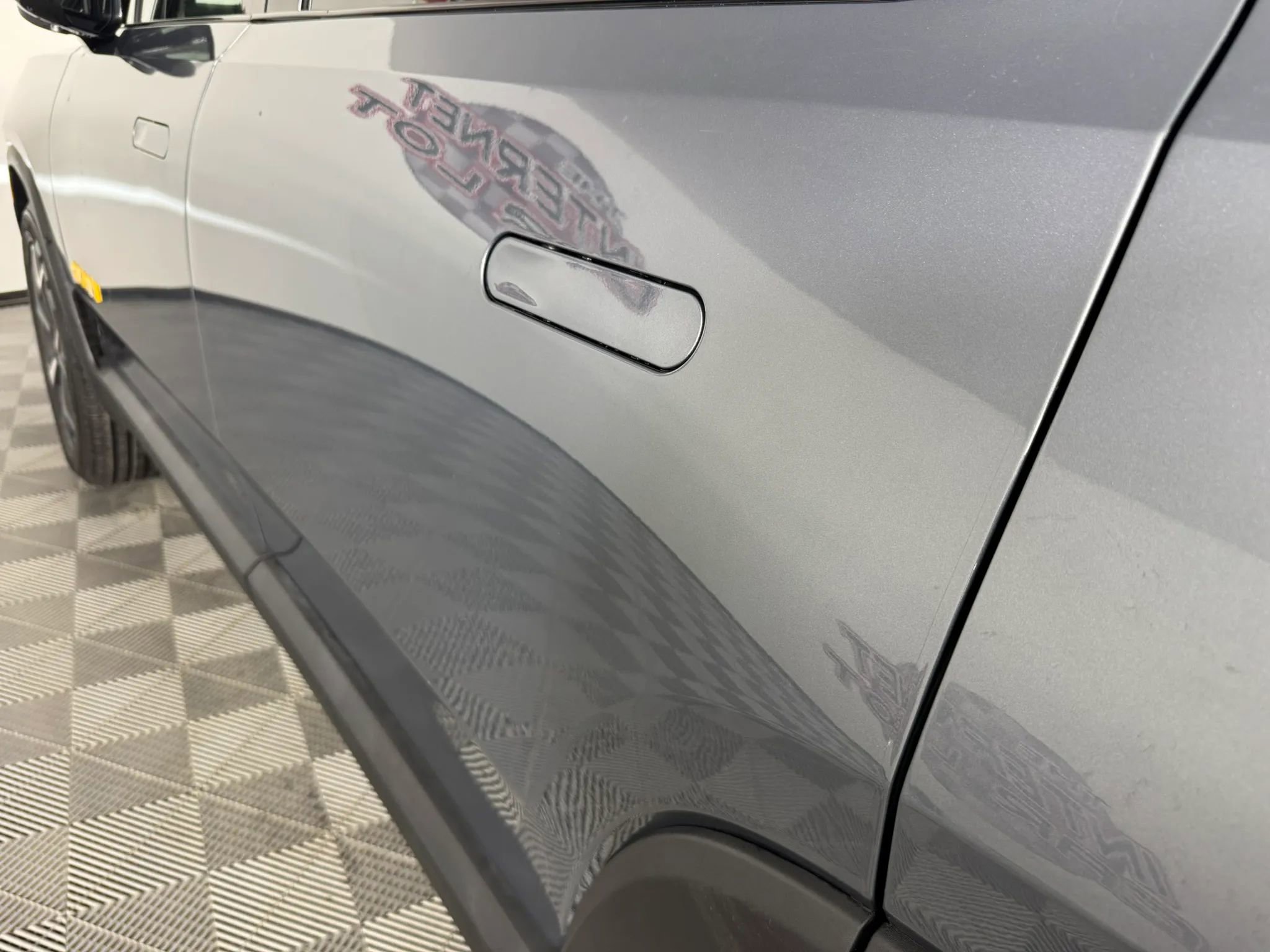 Used 2023 Rivian R1S Adventure image 25