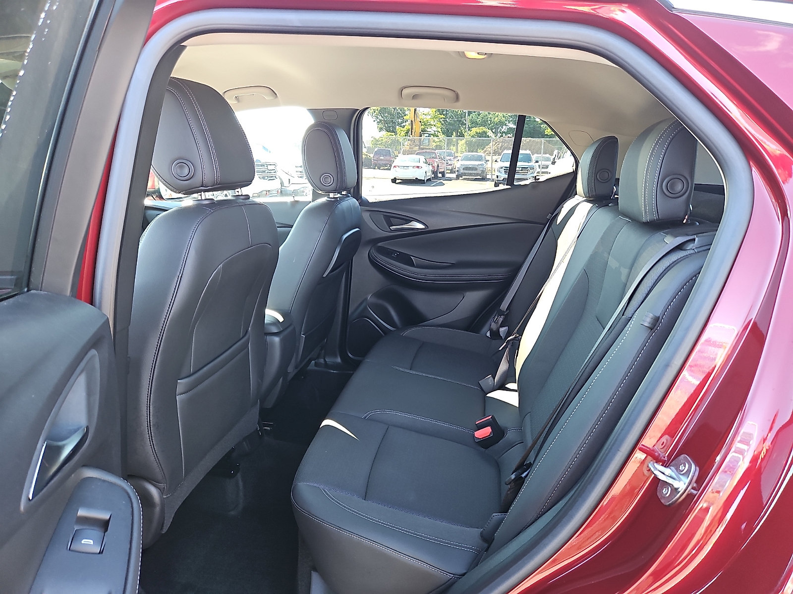 Used 2023 Buick Encore GX Preferred w/ Cold Weather Comfort Package AWD/4WD image 10