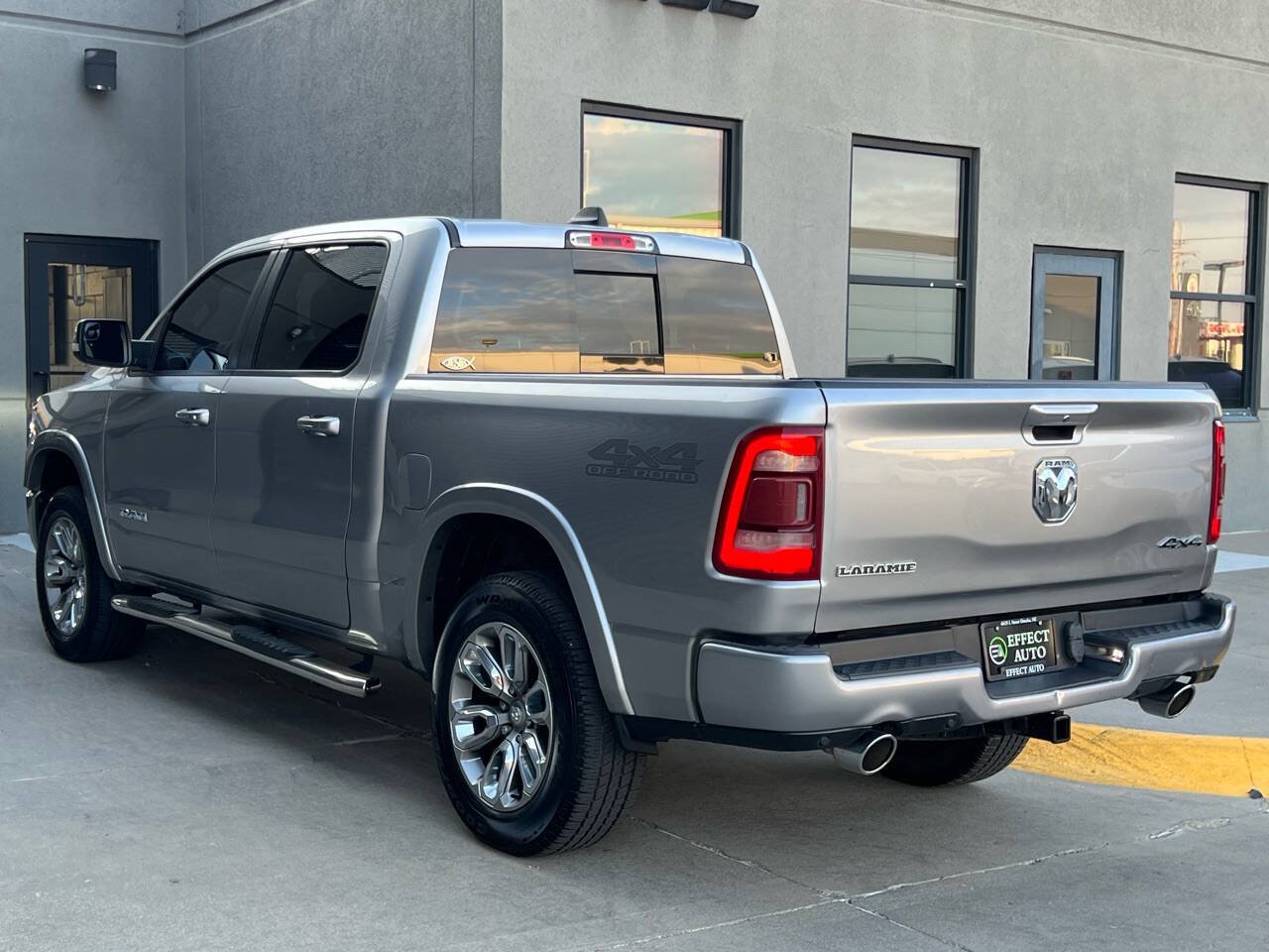 Used 2020 RAM 1500 Laramie w/ Sport Appearance Package AWD/4WD image 8