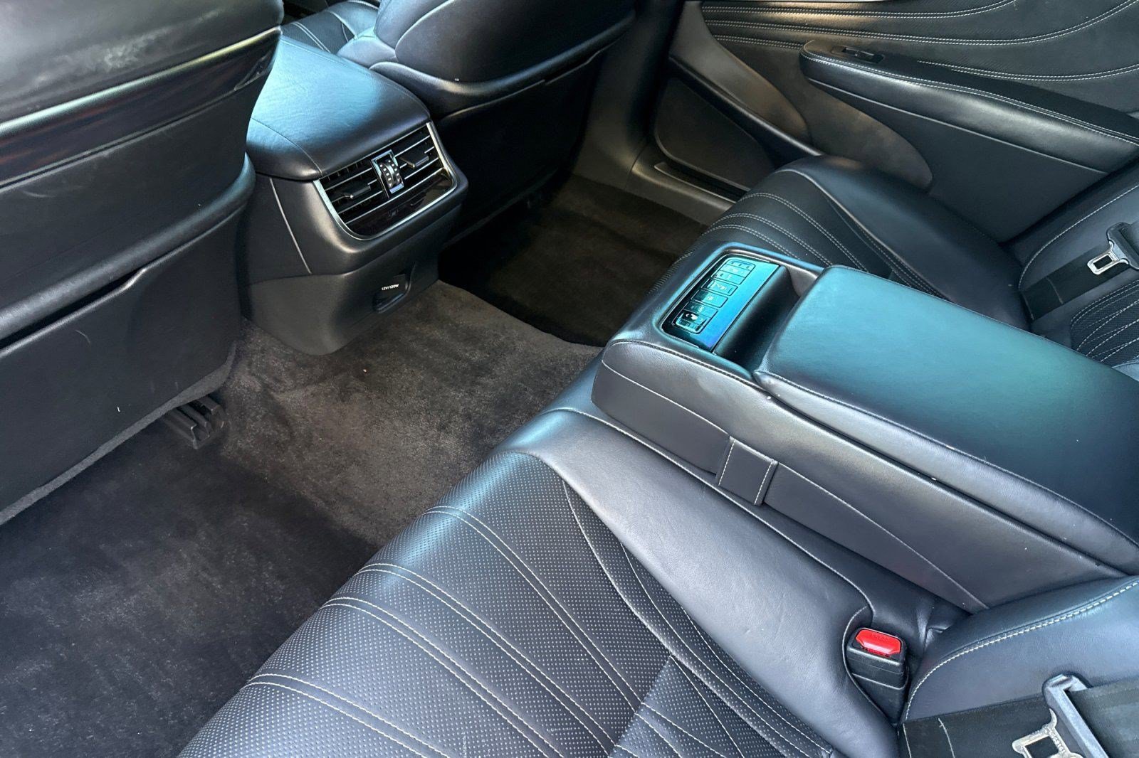 Used 2020 Lexus LS 500 w/ Interior Upgrade Package RWD image 25