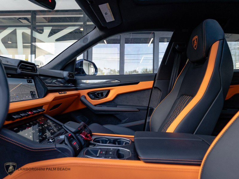 Used 2025 Lamborghini Urus SE image 21
