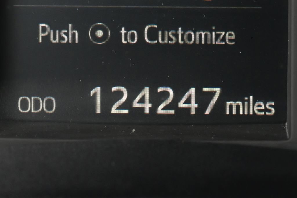 Used 2018 Toyota Corolla SE w/ Carpet Mat Package (TMS) FWD image 26