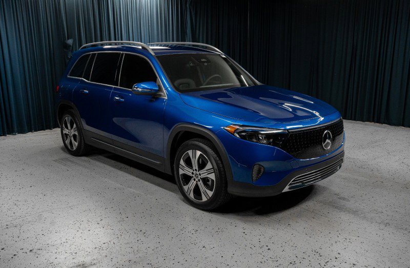 New 2025 Mercedes-Benz EQB 300 4MATIC image 3