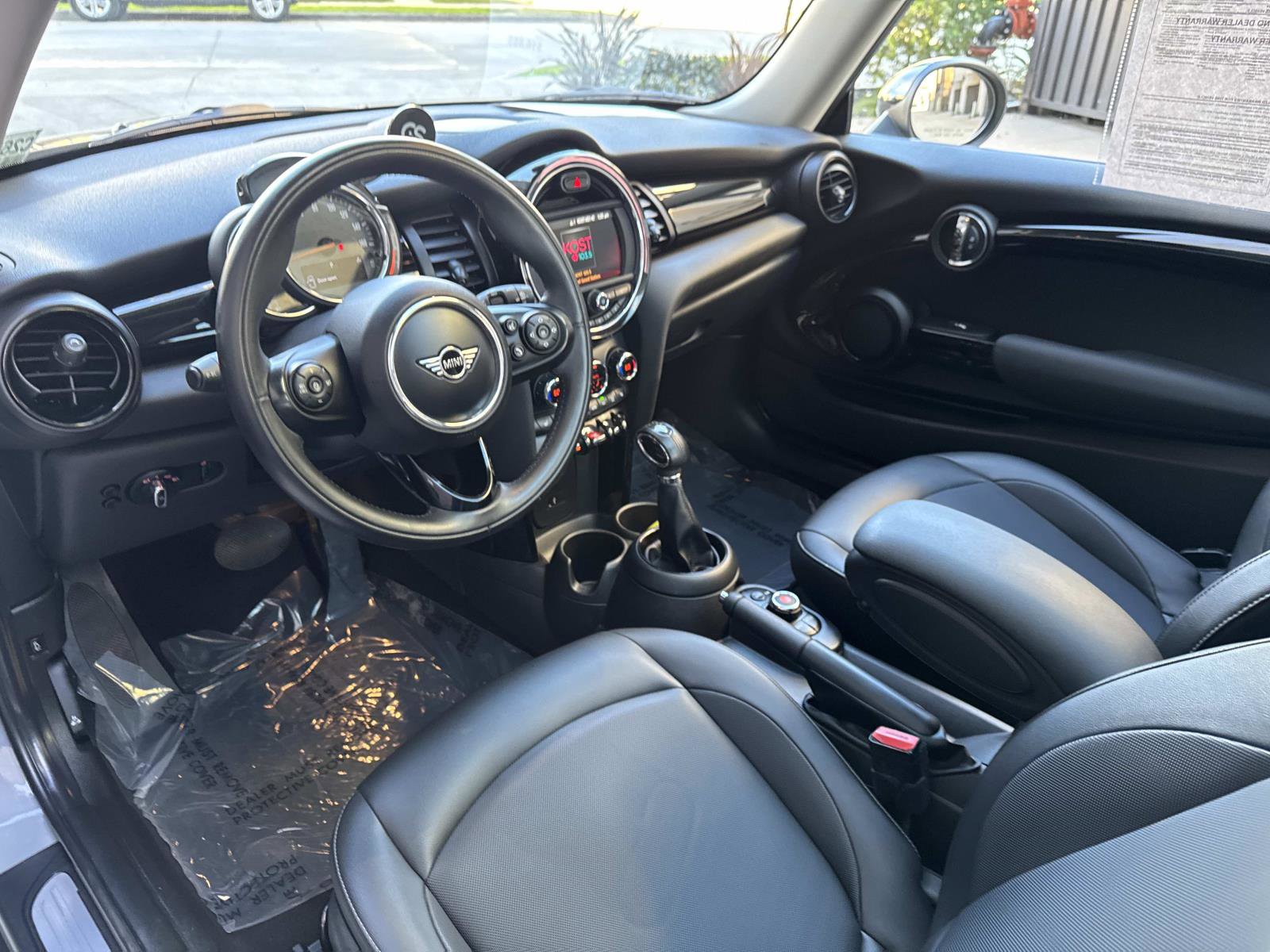 Used 2019 MINI Cooper 2-Door Hardtop image 17